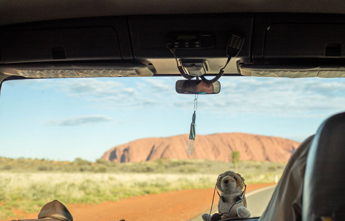 Driving-to-Uluru,-Red-Centre---Lucy-Piper